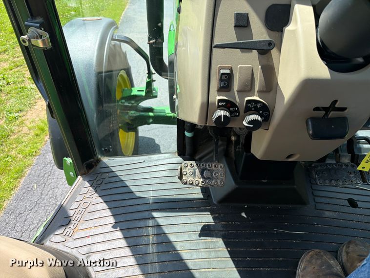 image for item FC3216 2013 John Deere 5101E MFWD tractor