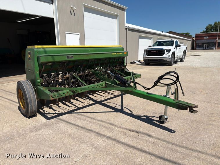 image for item FK3139 John Deere 8200 grain drill