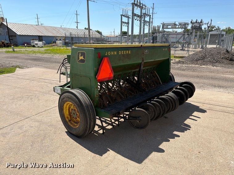 image for item FK3139 John Deere 8200 grain drill