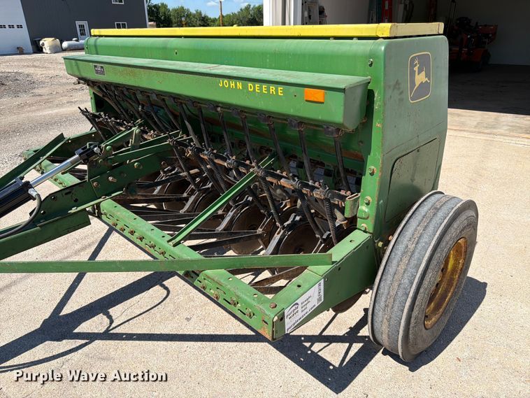 image for item FK3139 John Deere 8200 grain drill