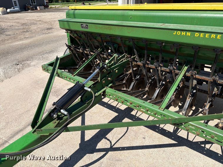 image for item FK3139 John Deere 8200 grain drill