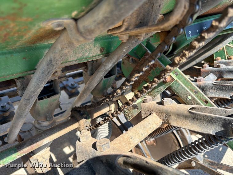 image for item FK3139 John Deere 8200 grain drill