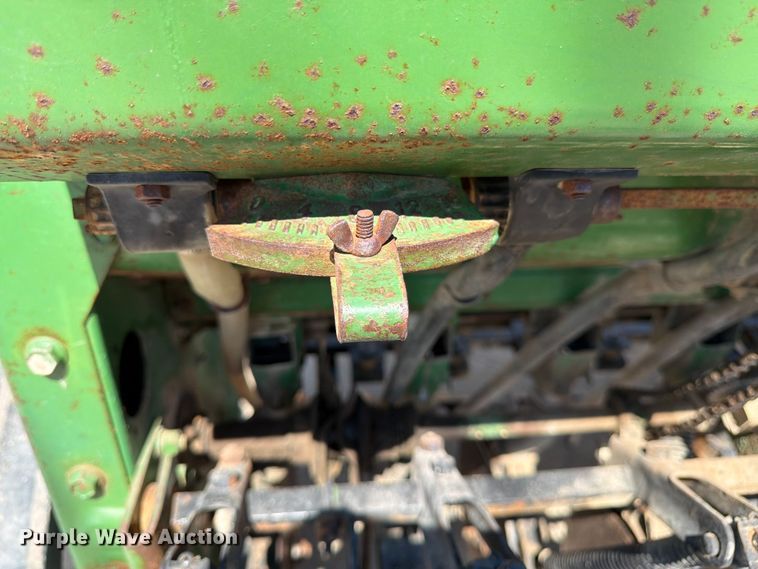 image for item FK3139 John Deere 8200 grain drill