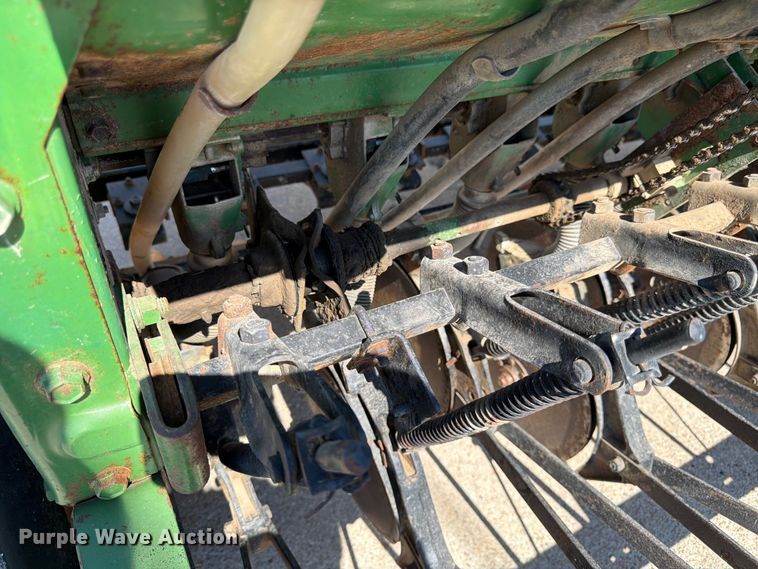 image for item FK3139 John Deere 8200 grain drill