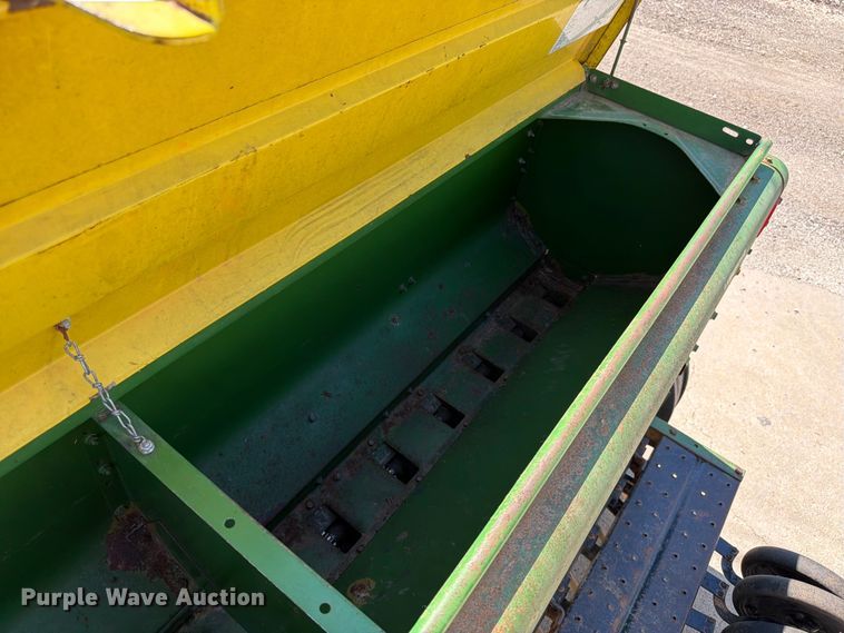 image for item FK3139 John Deere 8200 grain drill