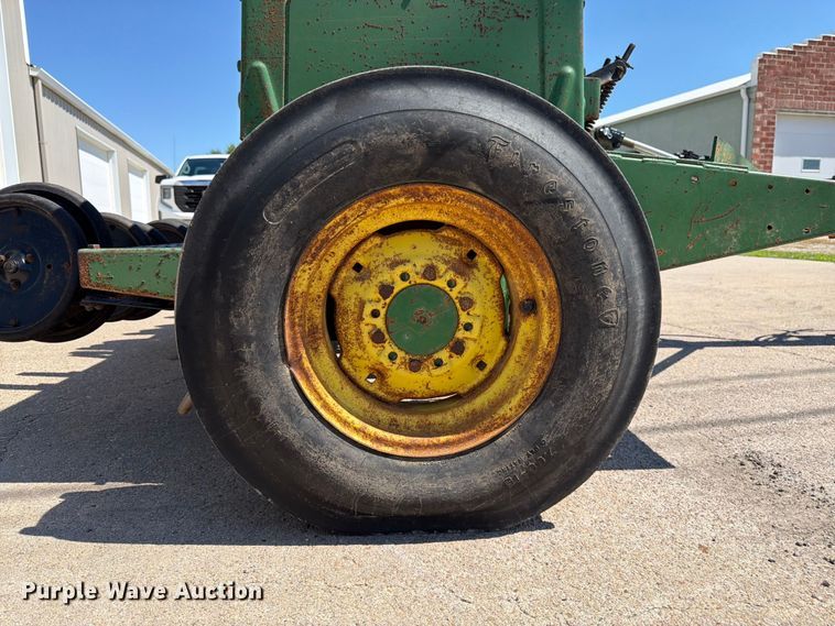 image for item FK3139 John Deere 8200 grain drill