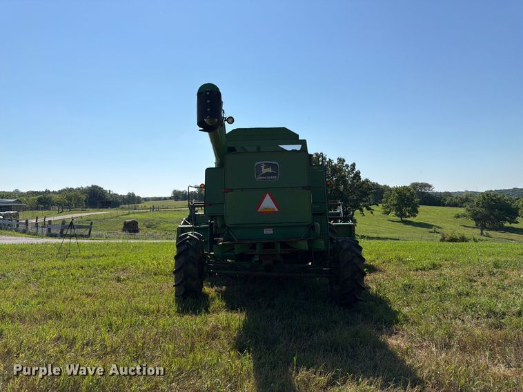 image for item FK3162 1988 John Deere 7720 combine