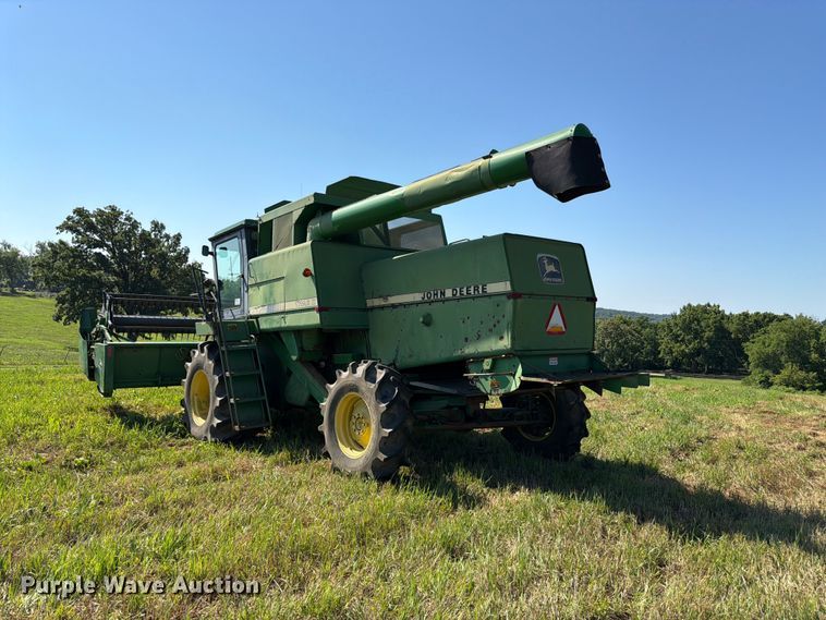 image for item FK3162 1988 John Deere 7720 combine
