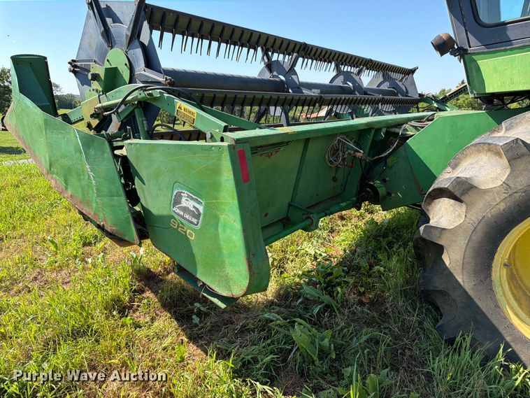 image for item FK3162 1988 John Deere 7720 combine