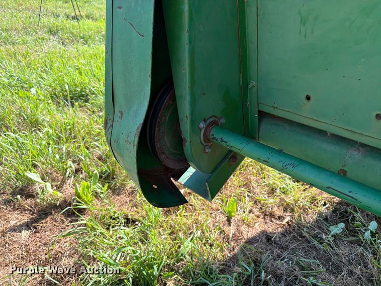image for item FK3162 1988 John Deere 7720 combine