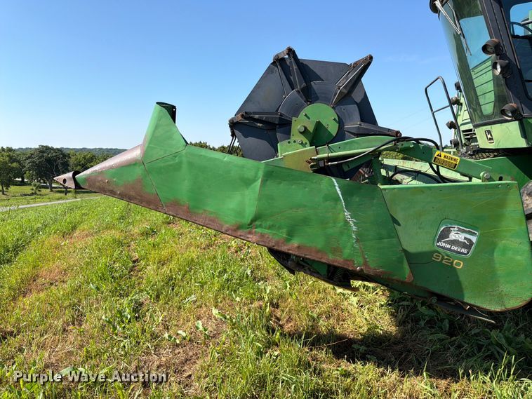 image for item FK3162 1988 John Deere 7720 combine