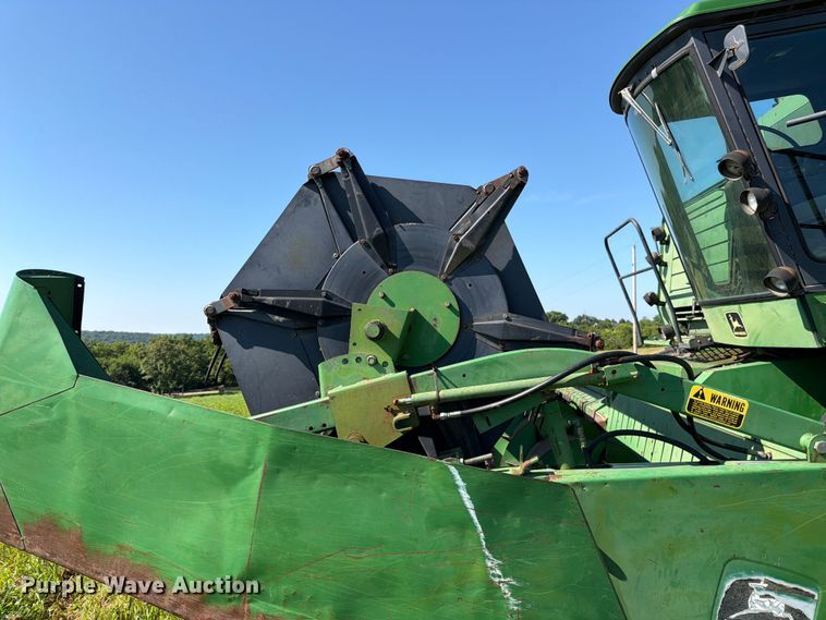 image for item FK3162 1988 John Deere 7720 combine