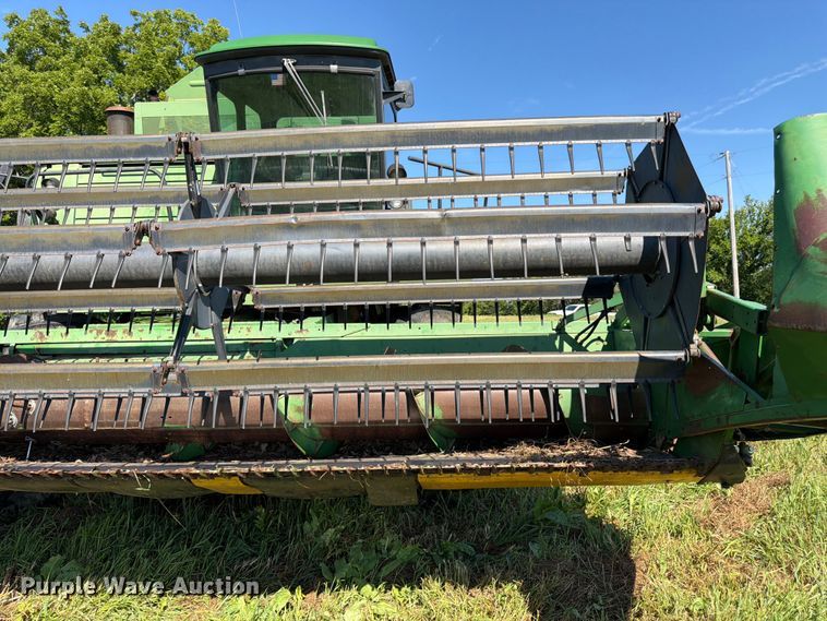 image for item FK3162 1988 John Deere 7720 combine