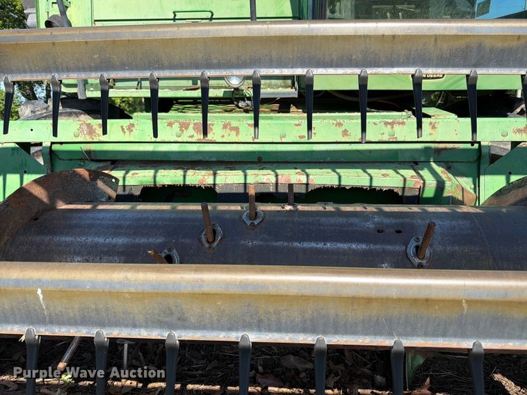 image for item FK3162 1988 John Deere 7720 combine