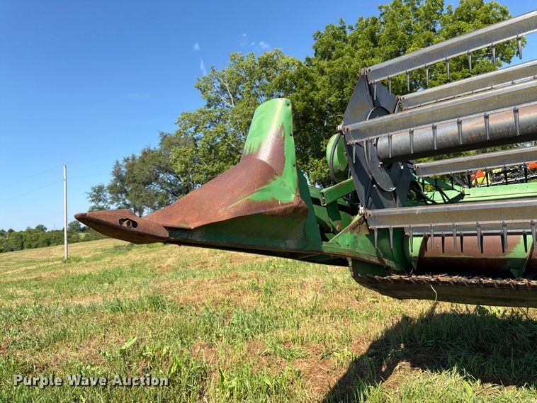 image for item FK3162 1988 John Deere 7720 combine