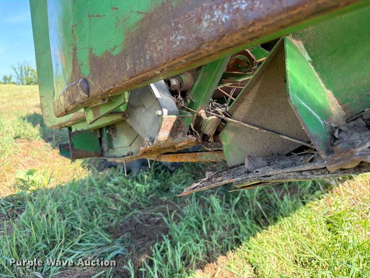 image for item FK3162 1988 John Deere 7720 combine