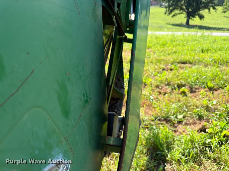 image for item FK3162 1988 John Deere 7720 combine