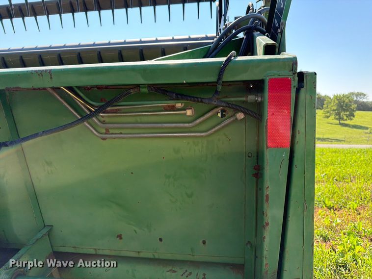 image for item FK3162 1988 John Deere 7720 combine