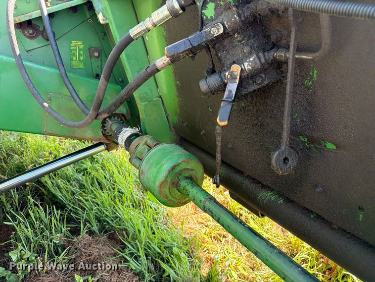 image for item FK3162 1988 John Deere 7720 combine