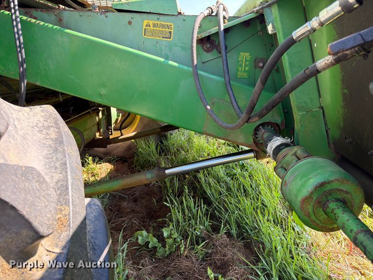 image for item FK3162 1988 John Deere 7720 combine