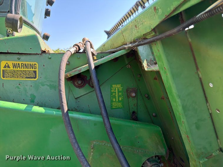 image for item FK3162 1988 John Deere 7720 combine
