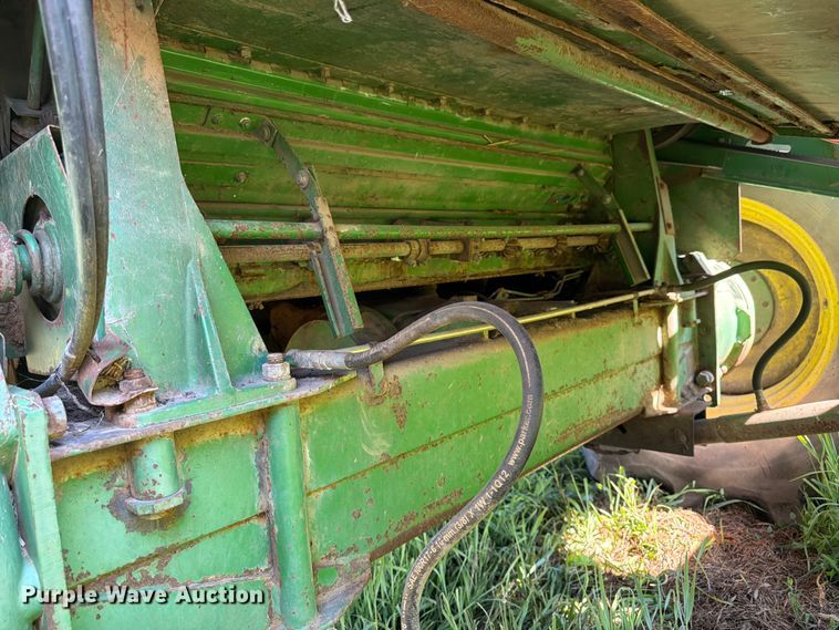 image for item FK3162 1988 John Deere 7720 combine
