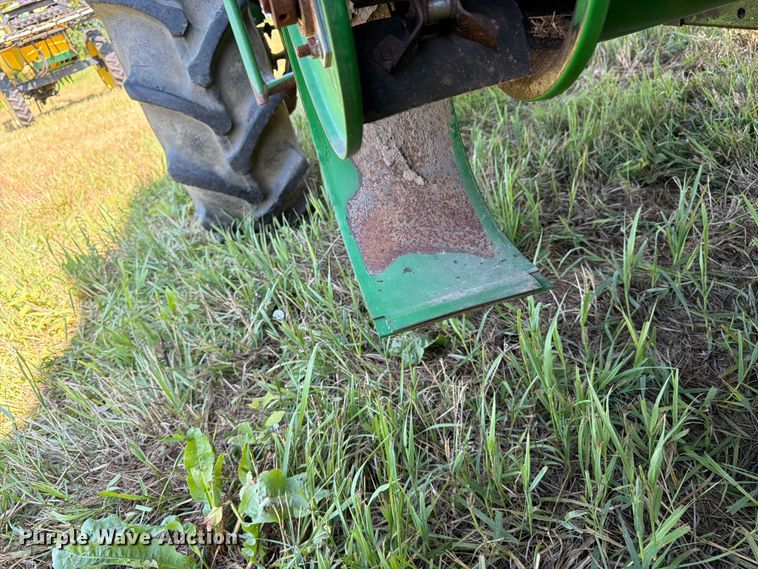 image for item FK3162 1988 John Deere 7720 combine