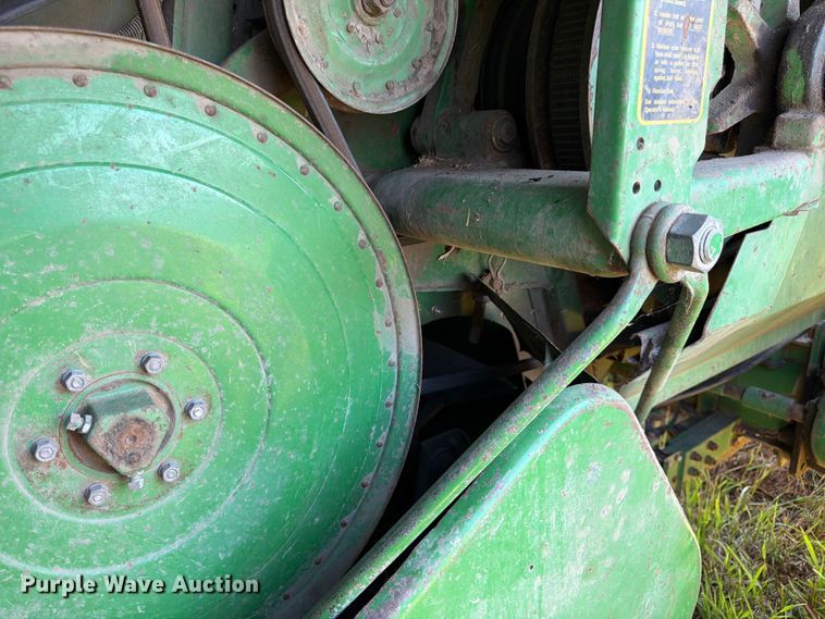 image for item FK3162 1988 John Deere 7720 combine