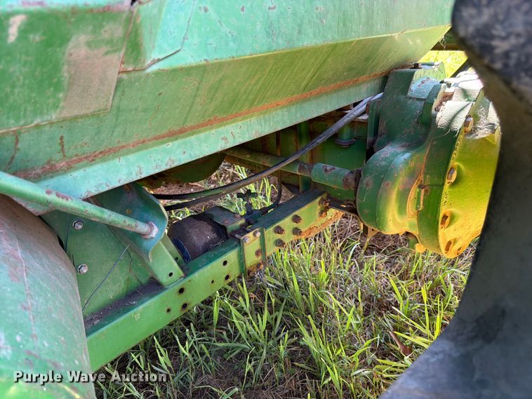 image for item FK3162 1988 John Deere 7720 combine