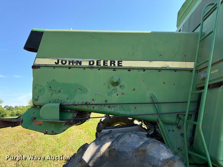 image for item FK3162 1988 John Deere 7720 combine