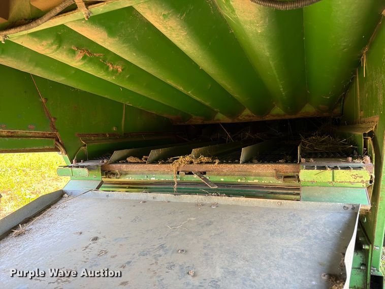 image for item FK3162 1988 John Deere 7720 combine