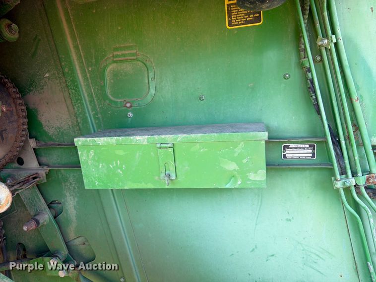 image for item FK3162 1988 John Deere 7720 combine