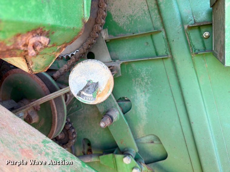 image for item FK3162 1988 John Deere 7720 combine