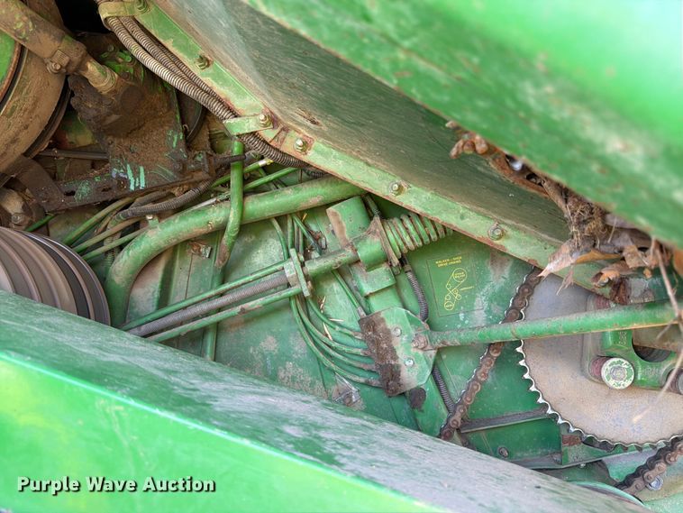 image for item FK3162 1988 John Deere 7720 combine
