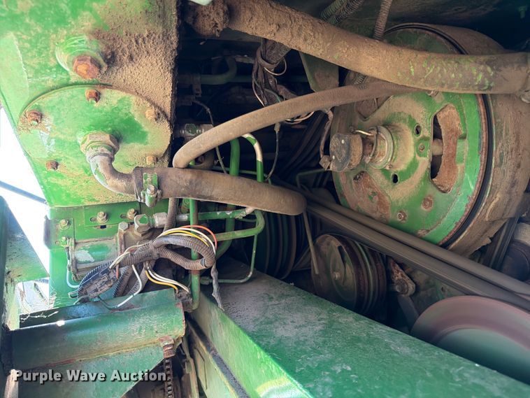 image for item FK3162 1988 John Deere 7720 combine
