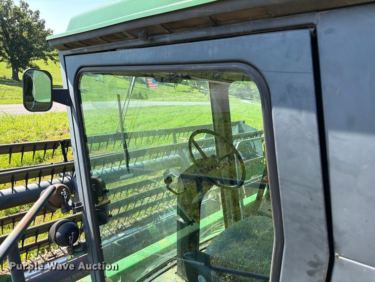 image for item FK3162 1988 John Deere 7720 combine