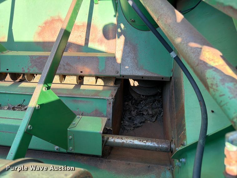 image for item FK3162 1988 John Deere 7720 combine