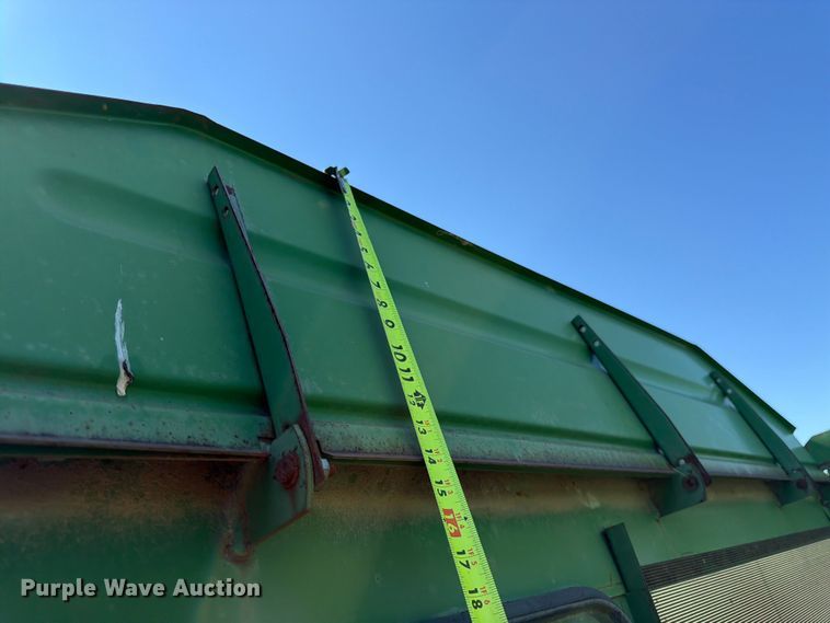image for item FK3162 1988 John Deere 7720 combine
