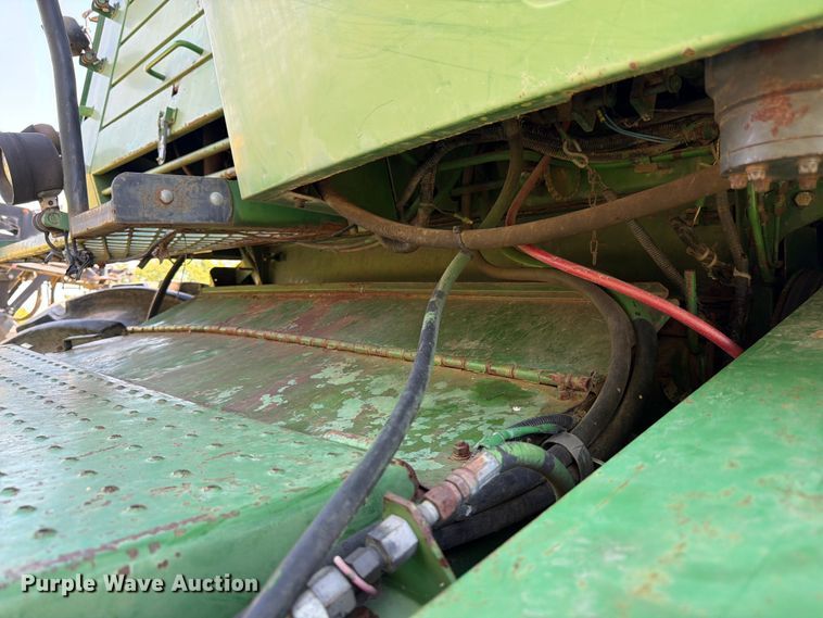image for item FK3162 1988 John Deere 7720 combine