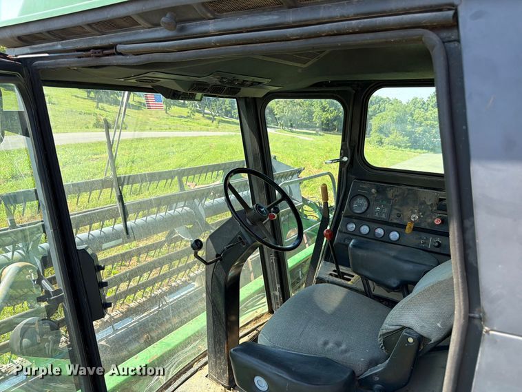 image for item FK3162 1988 John Deere 7720 combine