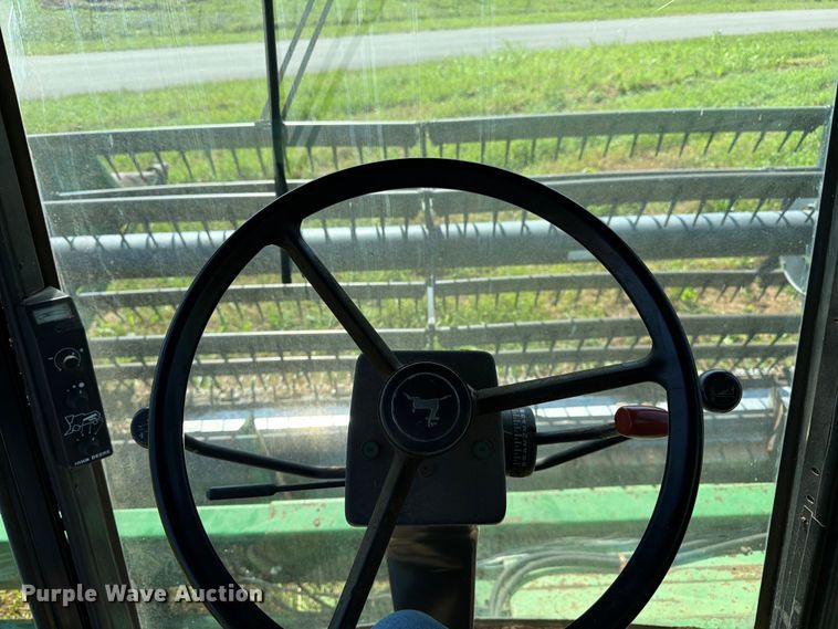 image for item FK3162 1988 John Deere 7720 combine