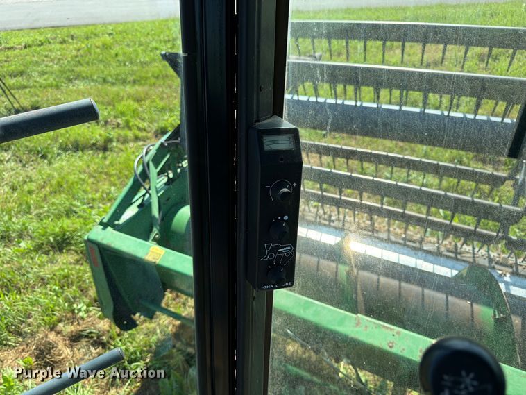 image for item FK3162 1988 John Deere 7720 combine