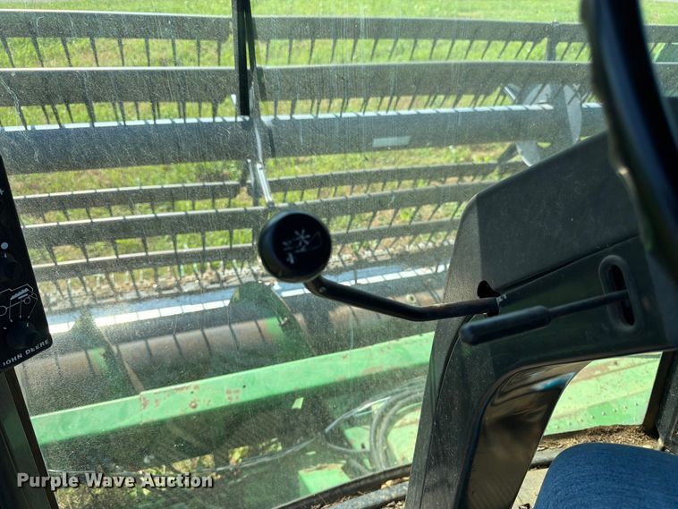 image for item FK3162 1988 John Deere 7720 combine