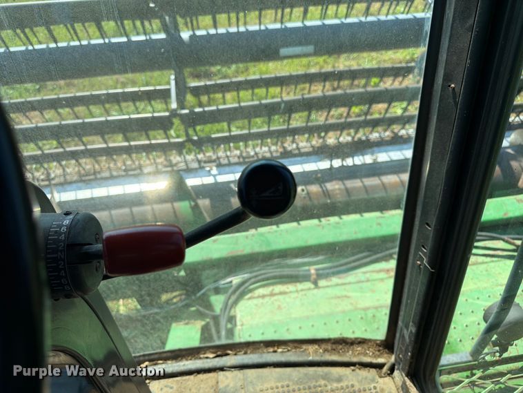 image for item FK3162 1988 John Deere 7720 combine
