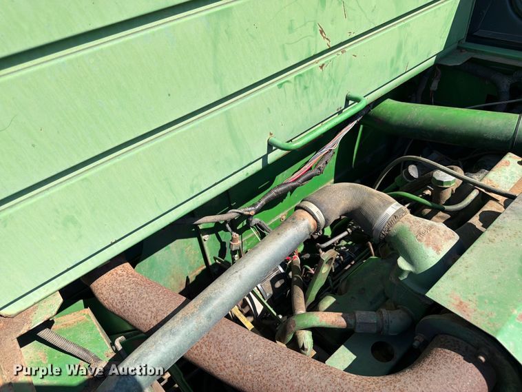 image for item FK3162 1988 John Deere 7720 combine