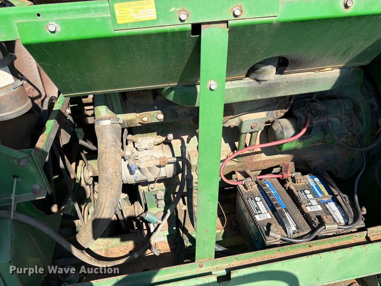 image for item FK3162 1988 John Deere 7720 combine