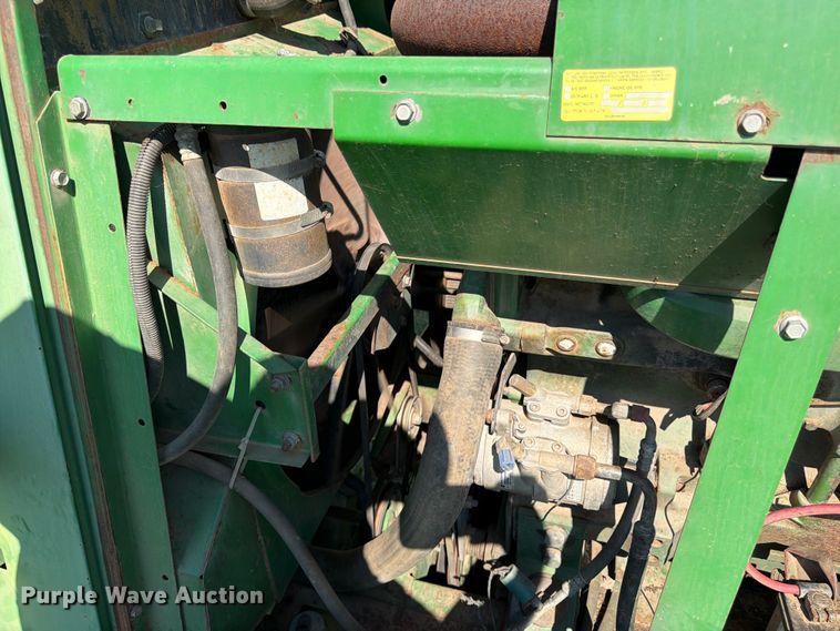 image for item FK3162 1988 John Deere 7720 combine