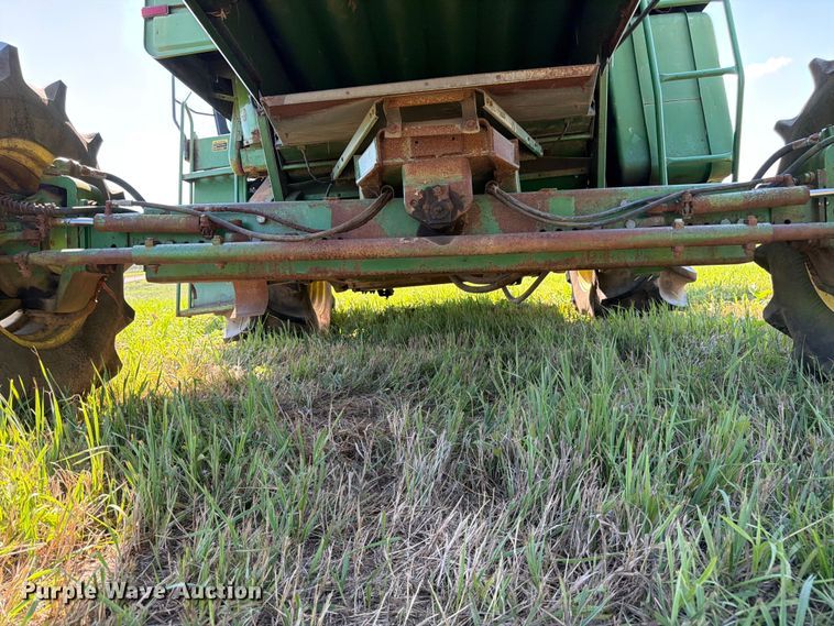 image for item FK3162 1988 John Deere 7720 combine