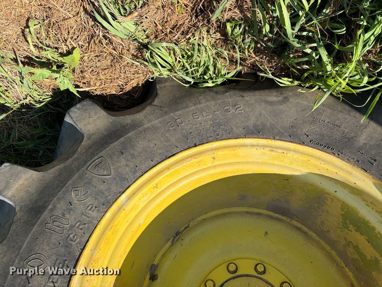 image for item FK3162 1988 John Deere 7720 combine