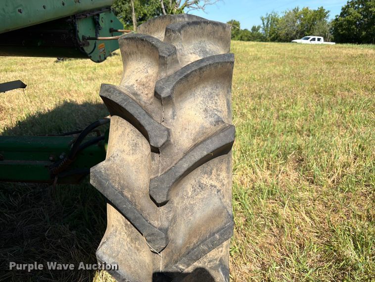 image for item FK3162 1988 John Deere 7720 combine